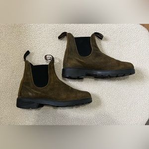 Blundstone Boots - Olive Green Suede